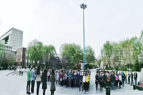 学院举办“外语角”活动