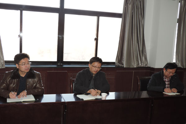 杨子江校长参加外国语学院民主生活会