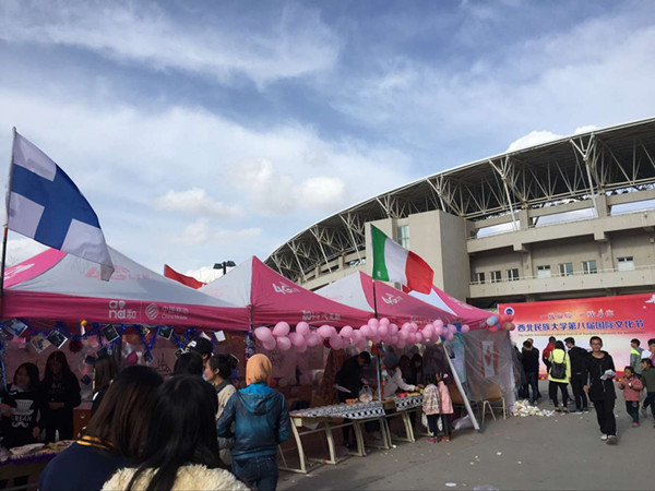 外语学院阿语系师生赴西北民族大学参加国际文化节